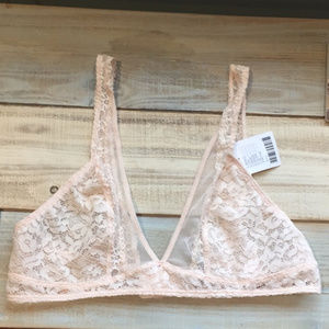 NWT UO Light pink Lace Bralette sz L